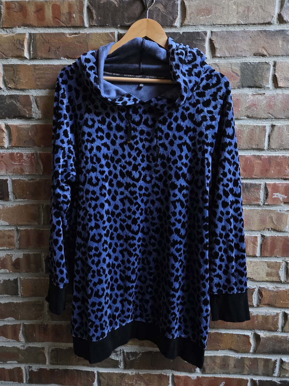 Victoria's Secret Blue and Black Leopard Hooded Tunic Cozy Soft Warm Casual